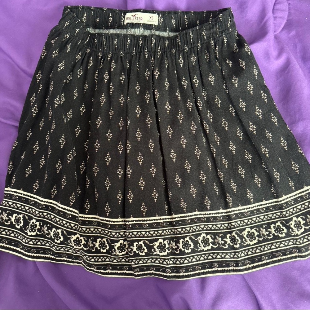 Hollister Print Black Skirt
